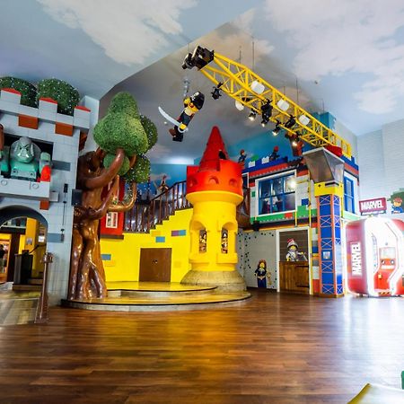 Legoland Windsor Resort Exteriör bild